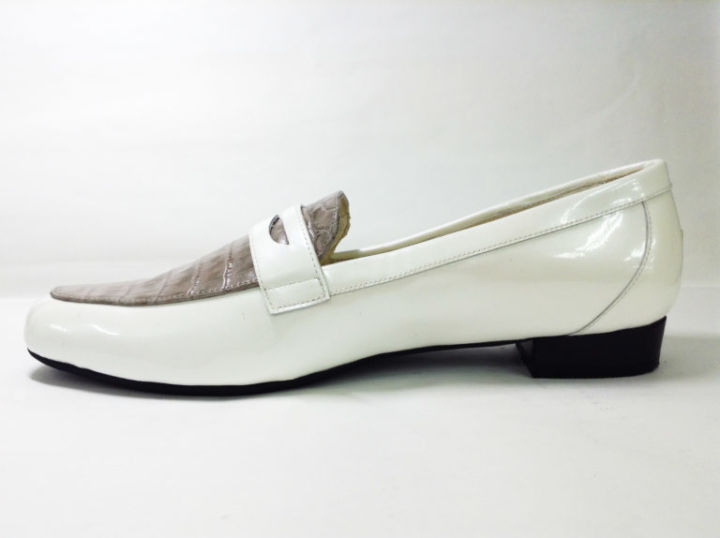 アンドステディ22.5cmAA幅狭エナメルローファー未使用品の細幅革靴-