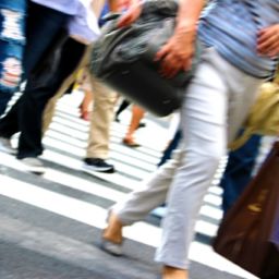 正しい歩き方を知っていますか？誰も教えてくれない健康的な歩き方