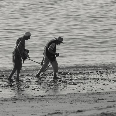 猫背改善の近道は足もとにあり！正しい靴で姿勢を整えよう