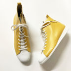 ハイカットスニーカー